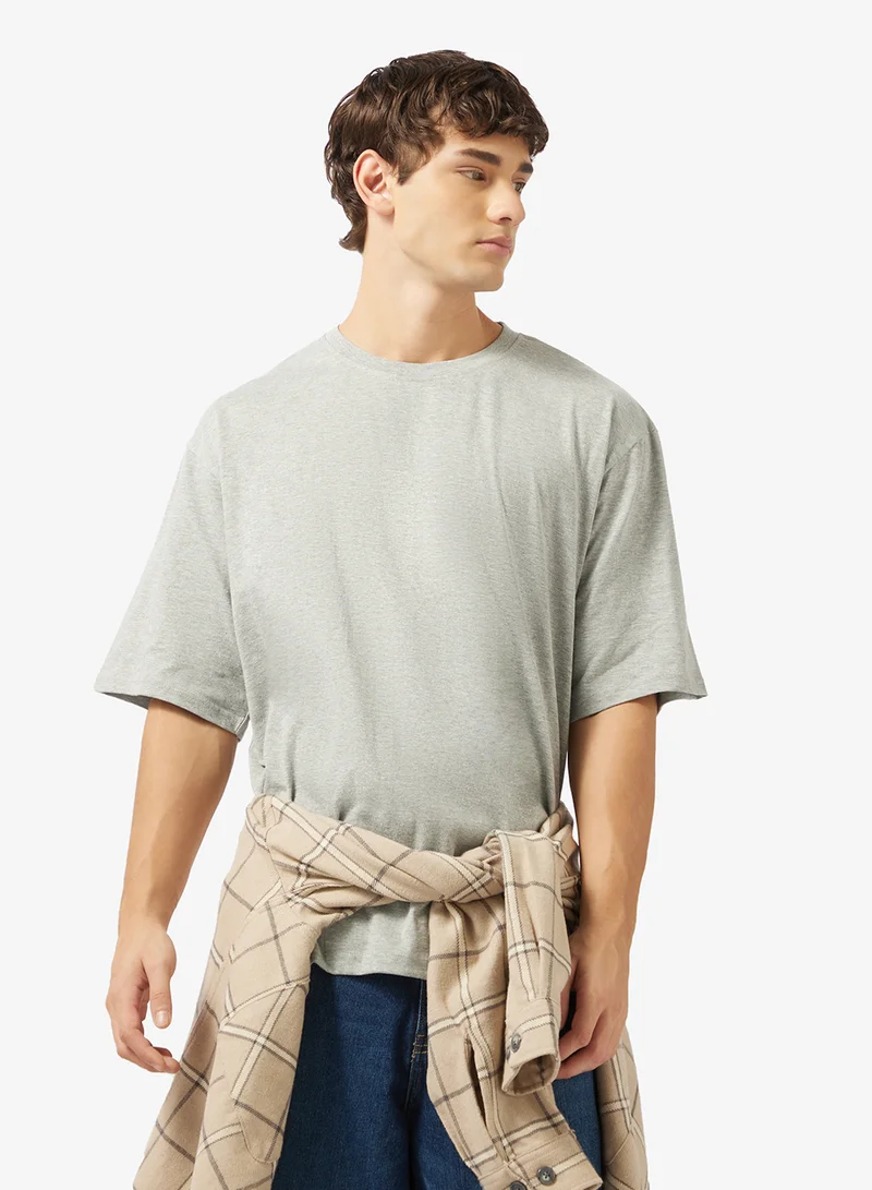 سفنتي فايف بيسيكس عبوة من  تي شيرت كبير الحجم